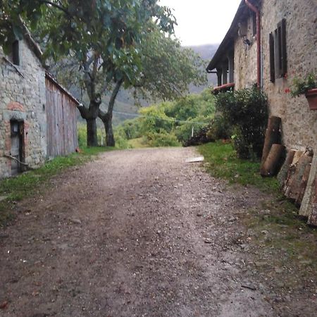 Rifugio La Castellina Hotel Il Castagno D'Andrea Esterno foto